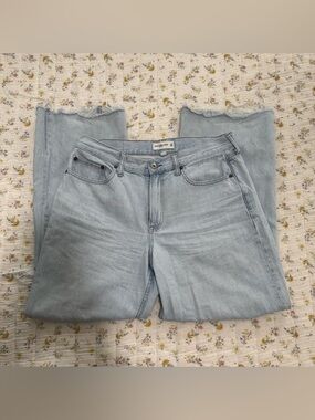 Abercrombie & Fitch Curve Love Mid Rise Baggy Jeans
